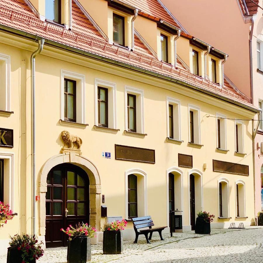 Hotel, Apartament Pod Zlotym Lwem W Samym Centrum Miasta Z Darmowym Parkingiem VII Klodzko Exterior photo