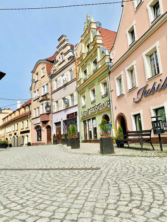 Hotel, Apartament Pod Zlotym Lwem W Samym Centrum Miasta Z Darmowym Parkingiem VII Klodzko Exterior photo